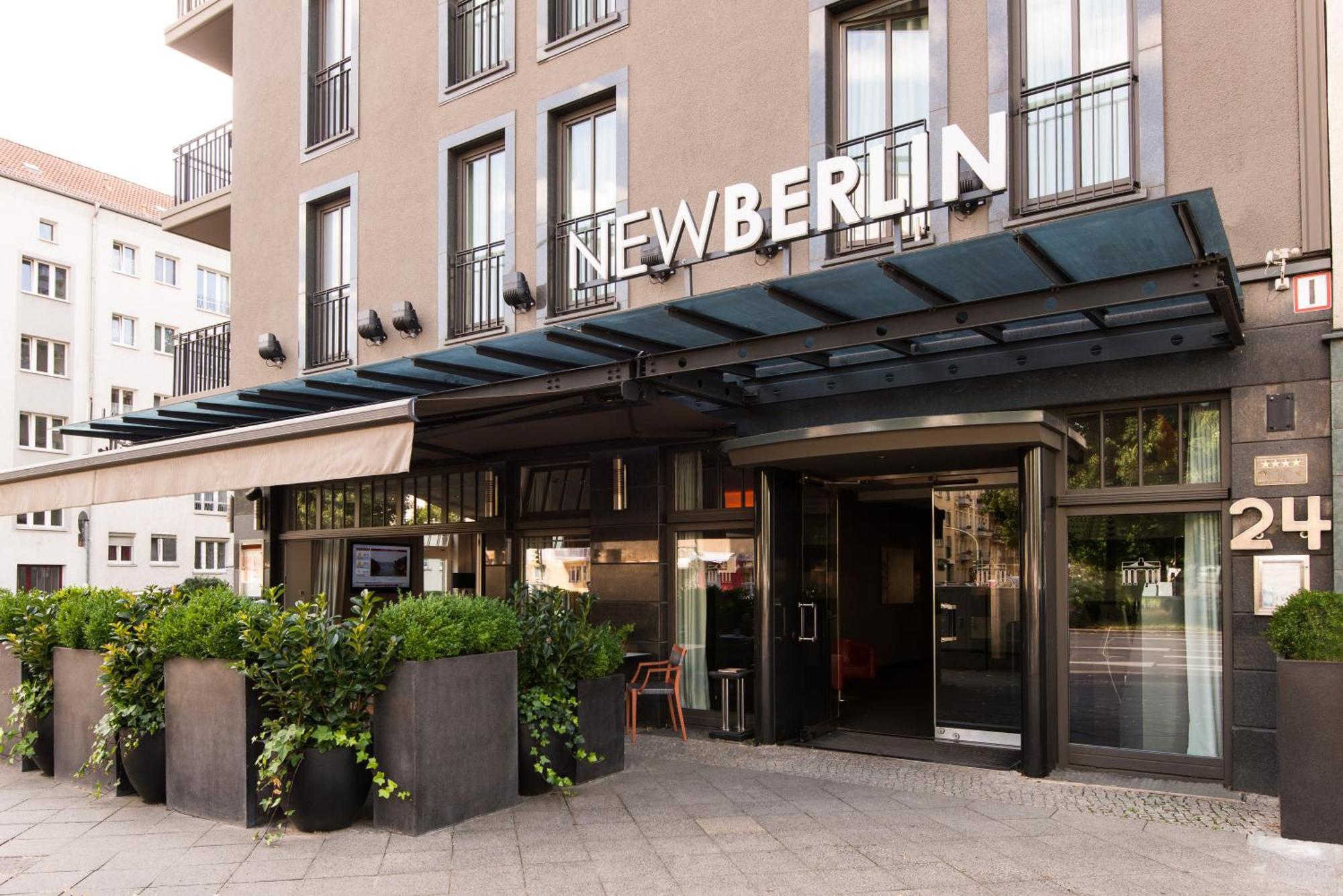 New Berlin Hotel Exterior photo